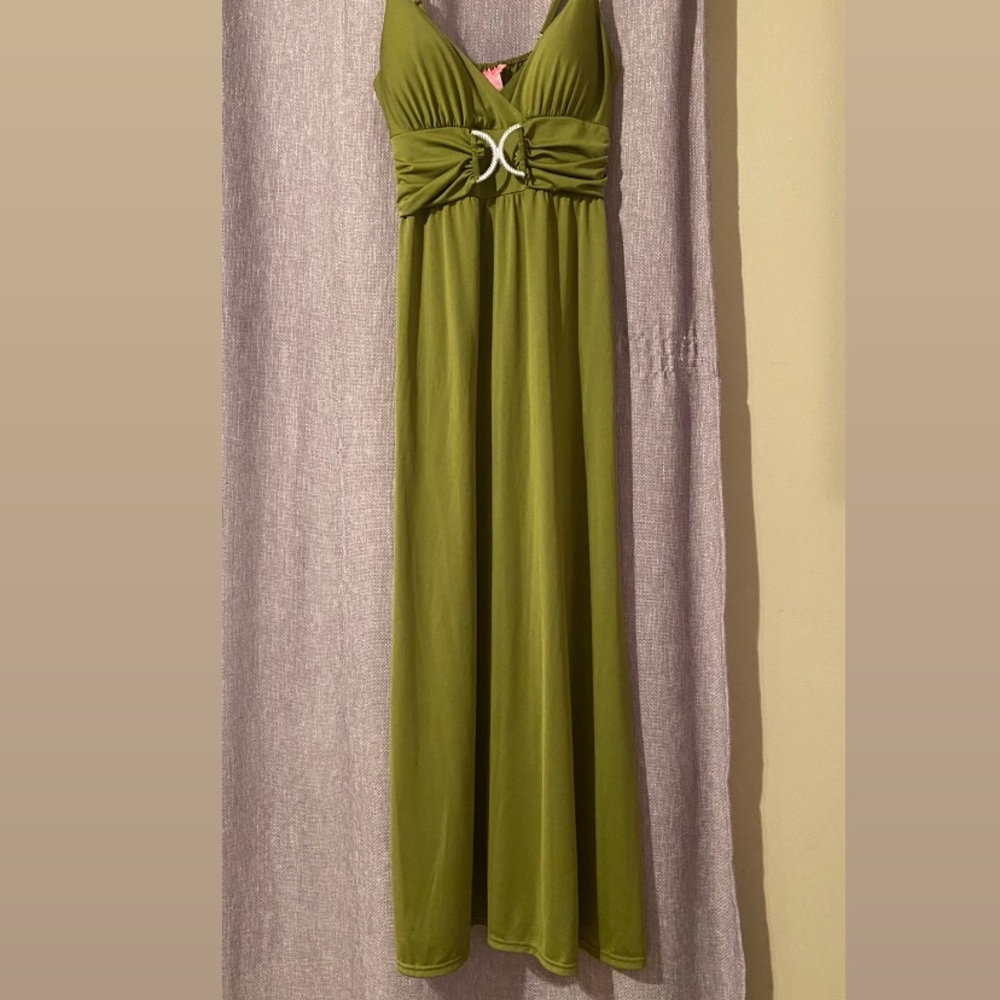 Green maxi dress